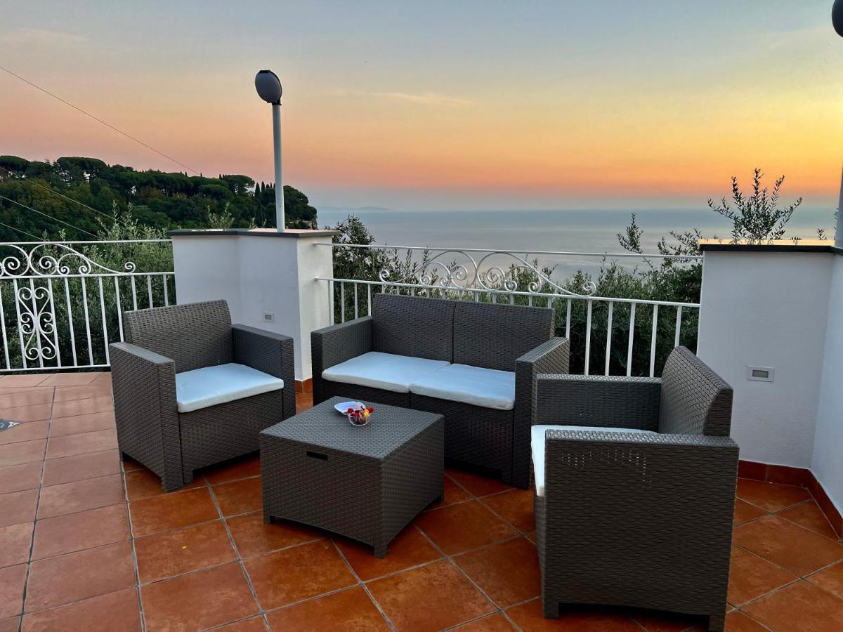 Infinity Experience Casa Vacanza Incantevole Con Terrazzo Скала Екстериор снимка