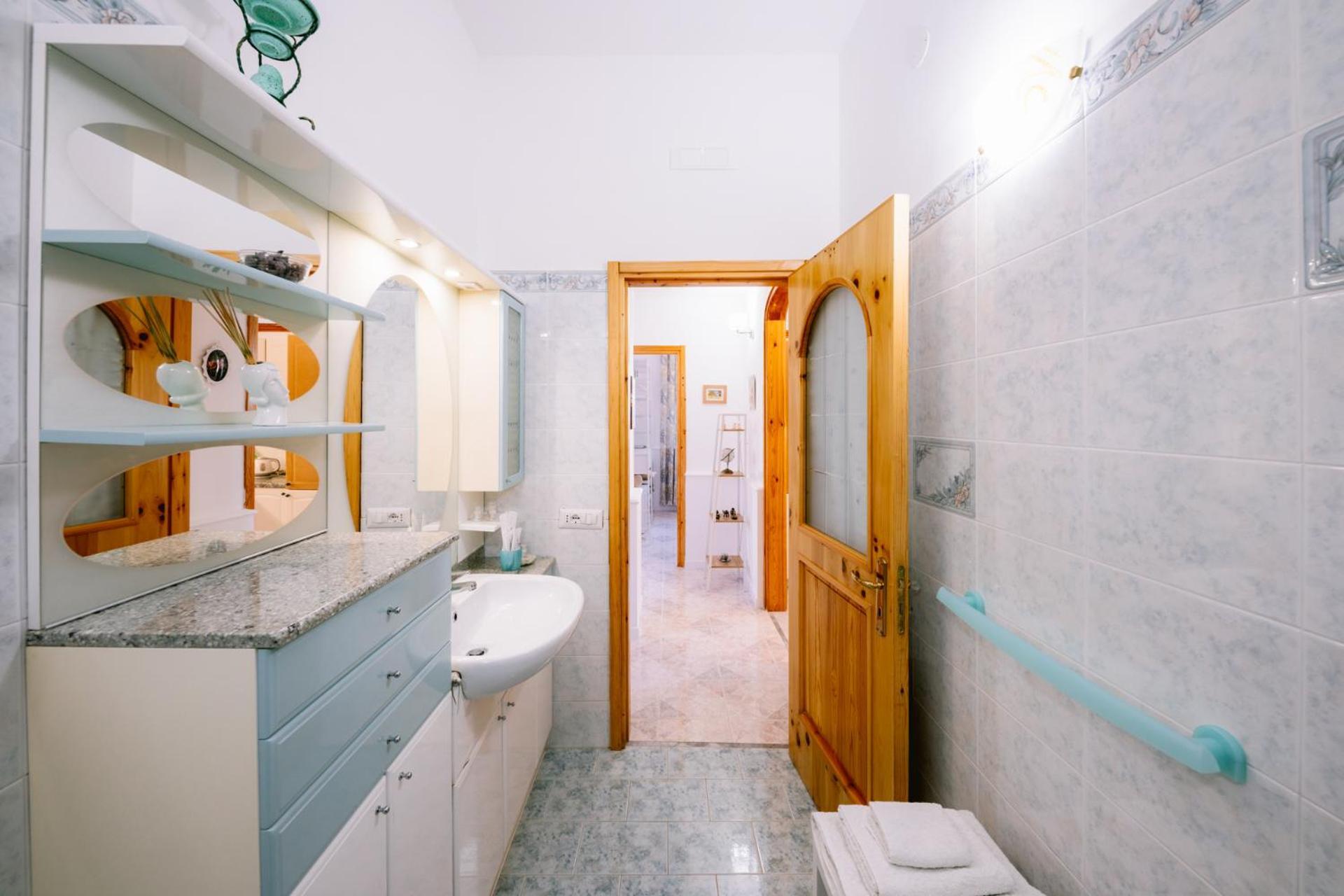 Infinity Experience Casa Vacanza Incantevole Con Terrazzo Скала Екстериор снимка